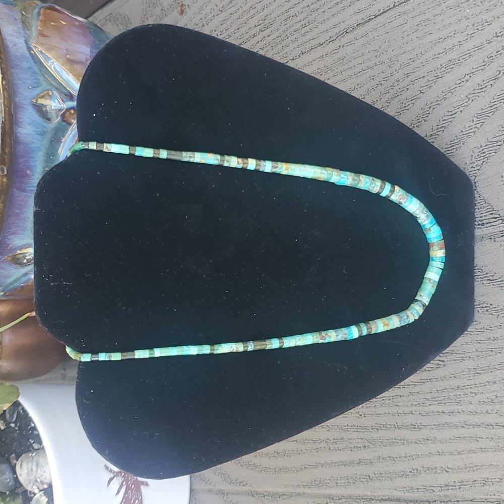 Vintage Navajo Turquoise "Heshi" Style Necklace w/ petite silver back chain.